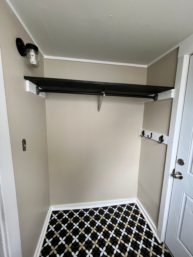 Mud Room - 109 Westwood Ave