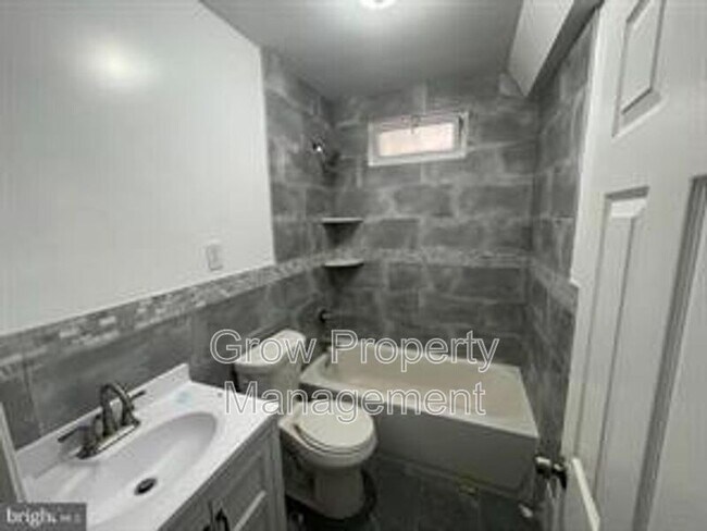 Building Photo - 1528 N 4th St