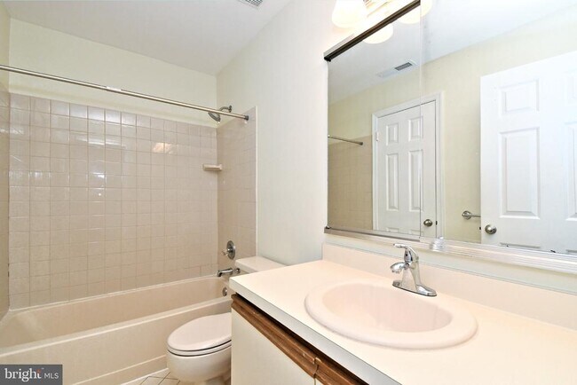 Foto del edificio - 3208 Danbury Ct