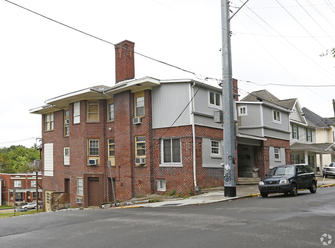 Primary Photo - 1200 Laurel Ave