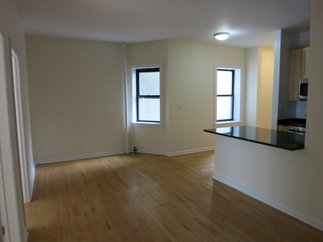 Foto principal - 212 Grand St