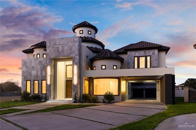 Building Photo - 45 Travis St