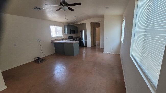 Building Photo - 1490 Tonto Dr