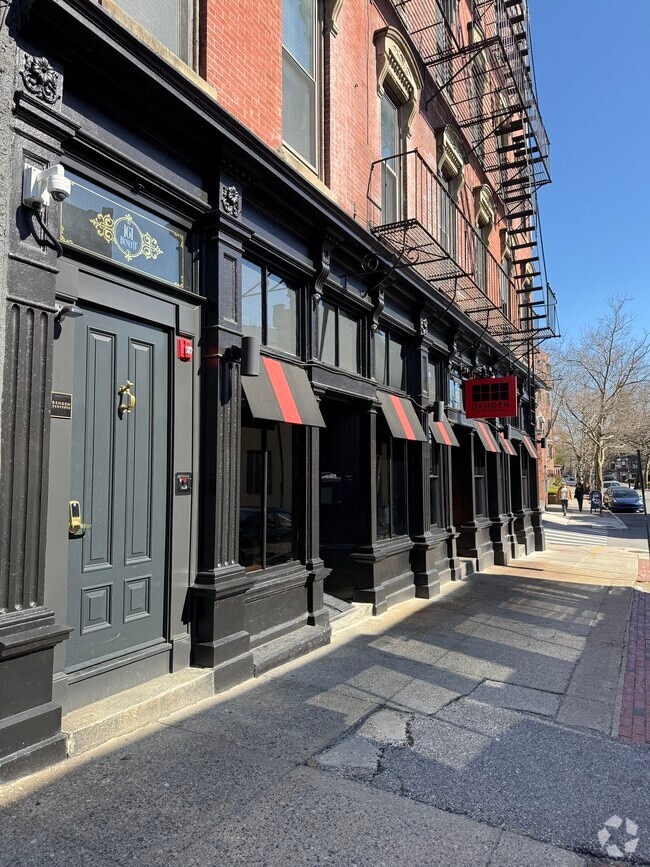 Building Photo - 161 Benefit st/Luxury Residences for Lease