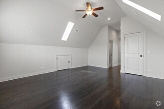Building Photo - 3123 N California Ave