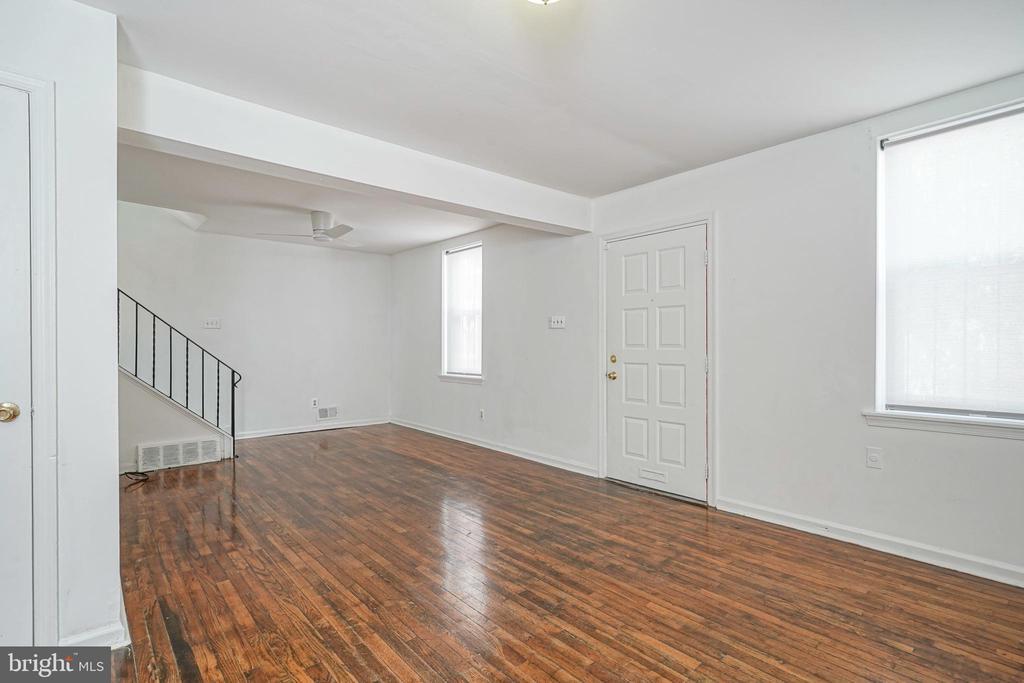 Primary Photo - 1208-12 Webster St