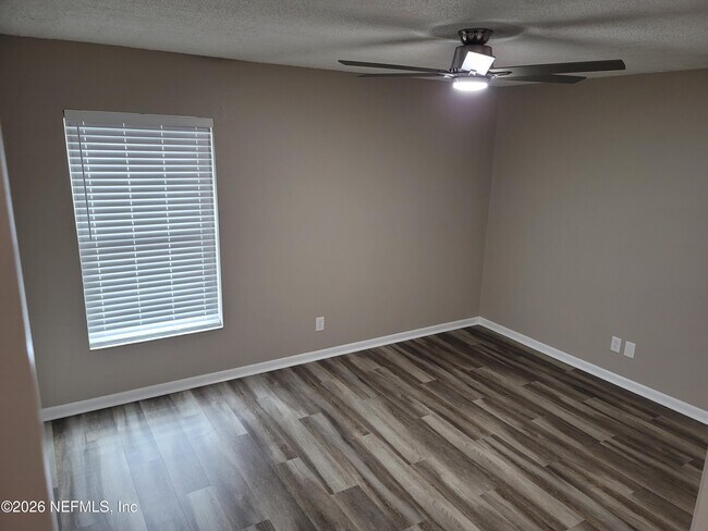 Foto del edificio - 5553 Greatpine Ln S