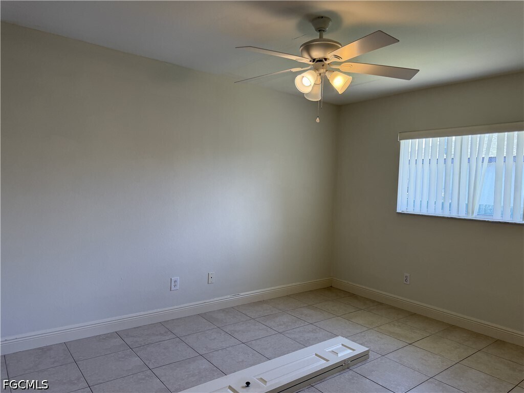 Foto del edificio - 305 NW 22nd Pl