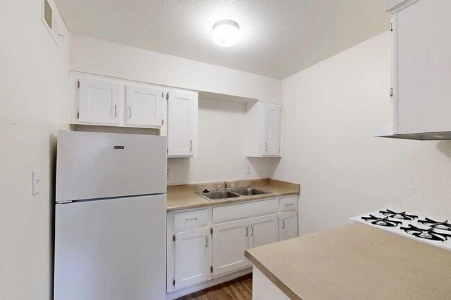 Building Photo - San Rivello