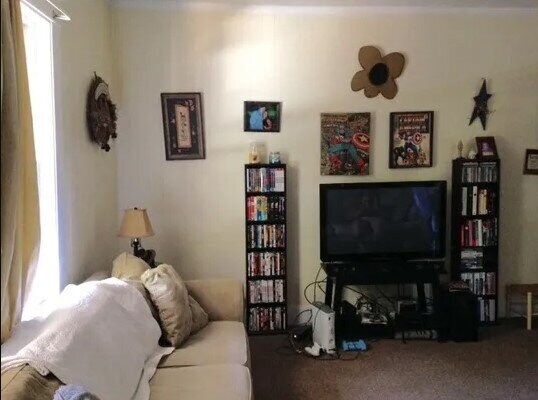 Foto del edificio - 3 Bed, 1 Bath Apartment in Prime Location!