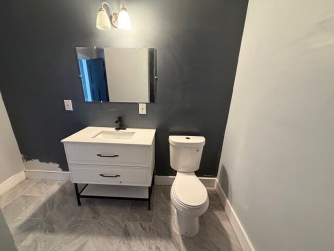 Foto del edificio - Charming 4-bed, 2-bath brick colonial home Contact KPM Detroit 313-429-3244