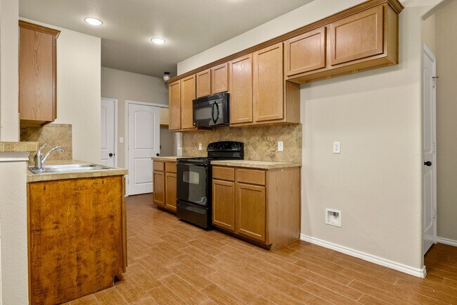Foto del edificio - Nice 3 Bedroom Duplex Located in New Braunfels, Texas!