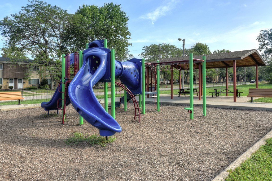 Euclid Apartments – photo 3