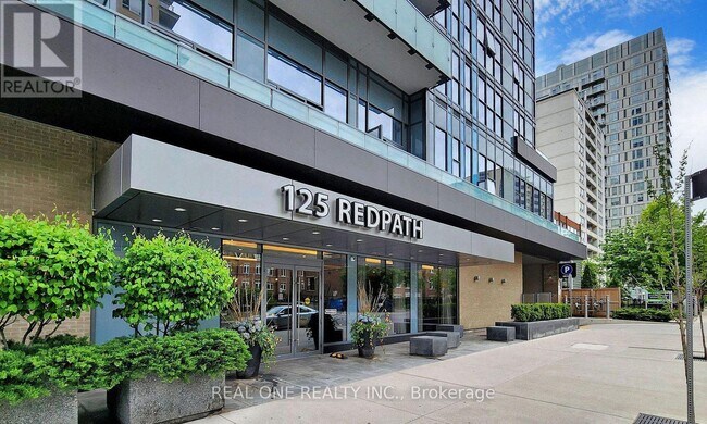 Photo du bâtiment - 125 Redpath Ave