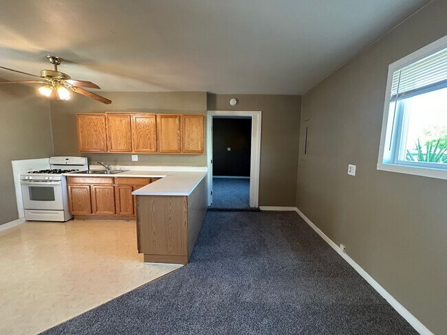 Foto del edificio - 1441 Coldwell Ave