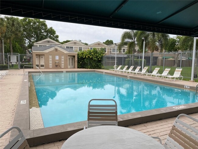 Foto del edificio - 5150 Lake Loop Rd