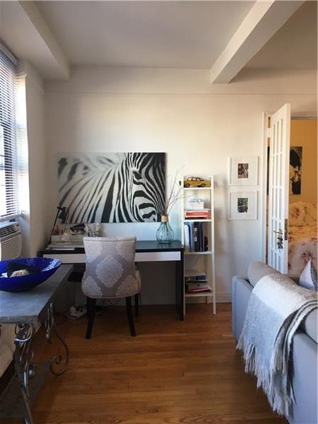 Foto del edificio - 440 W 24th St