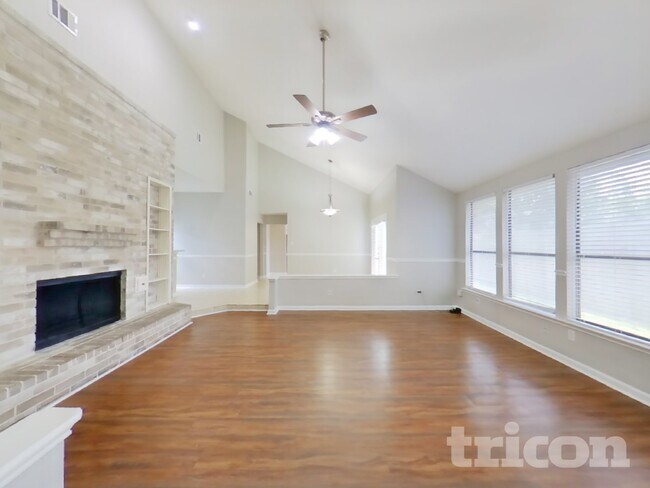 Foto del edificio - 13822 Cantwell Dr