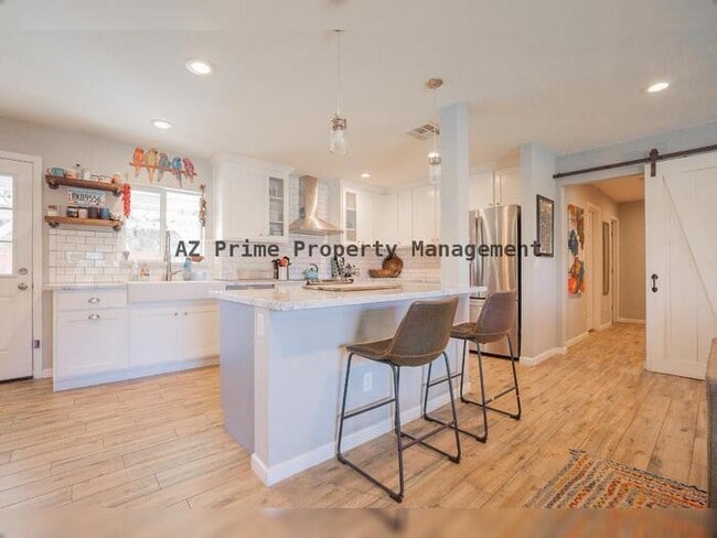 Foto del edificio - 3333 N Randolph Rd