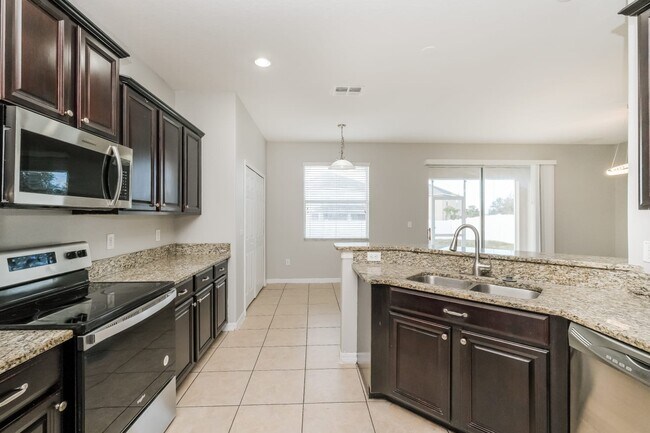 Foto del edificio - 1808 Oak Pond St