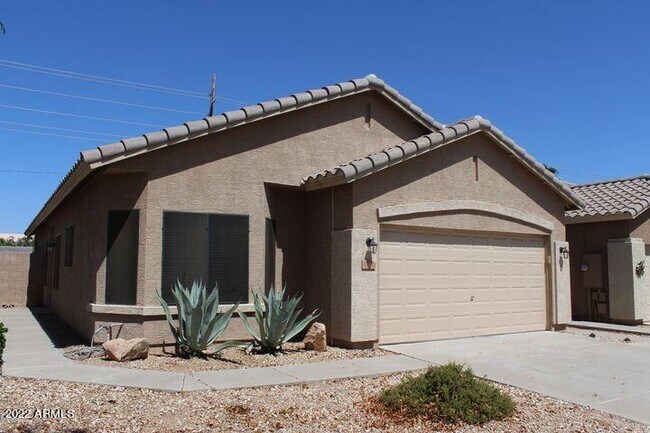 Building Photo - 8770 W Shaw Butte Dr
