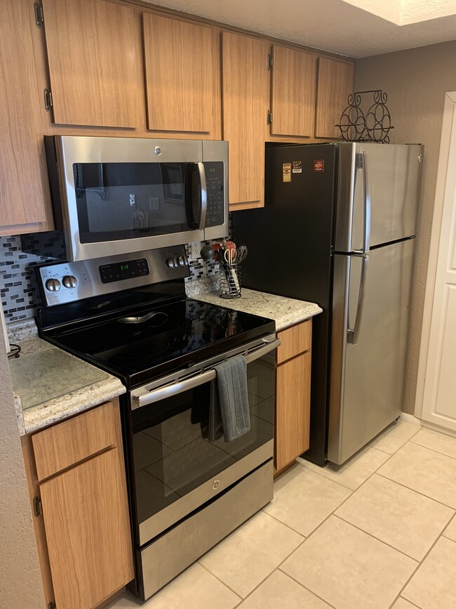 Kitchen - 145 N 74th St