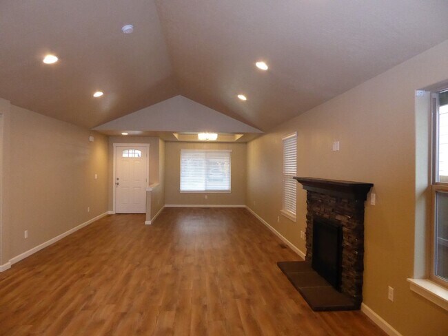 Foto del edificio - 21190 CAPELLA PLACE, BEND, OREGON 97702 - ...