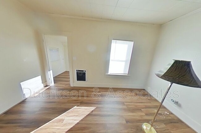 Building Photo - 3120 NW Jackson Ave