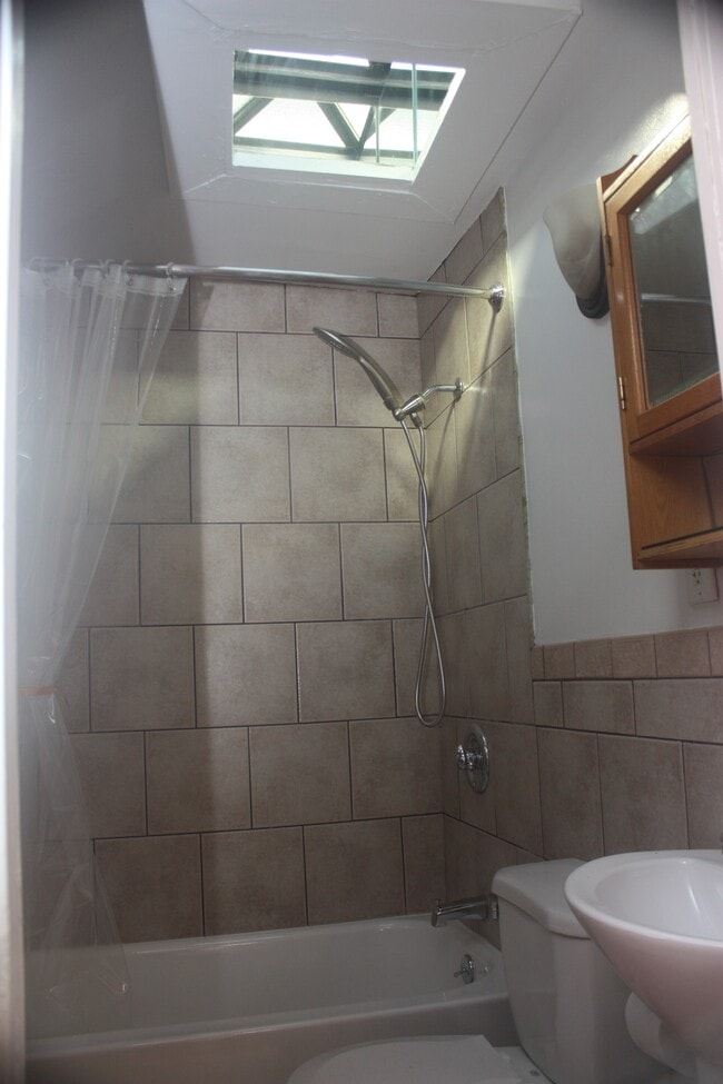 Building Photo - 1554 Fulton St