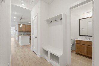 Building Photo - 10035 Crescendo Wy