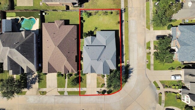 Foto del edificio - 6843 Bears Path Ln