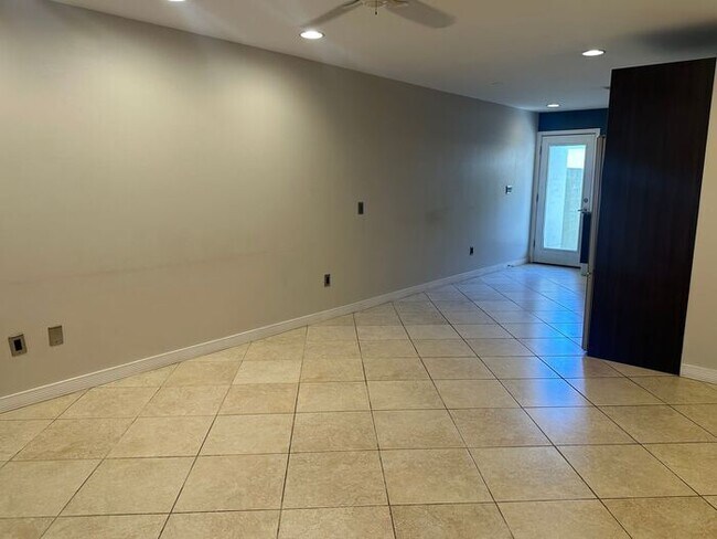 Foto del edificio - Gated Community Townhome!