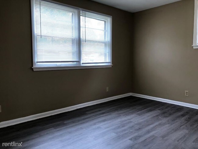 Building Photo - 2 br, 1 bath Apartment - 6125 Bedford Ave