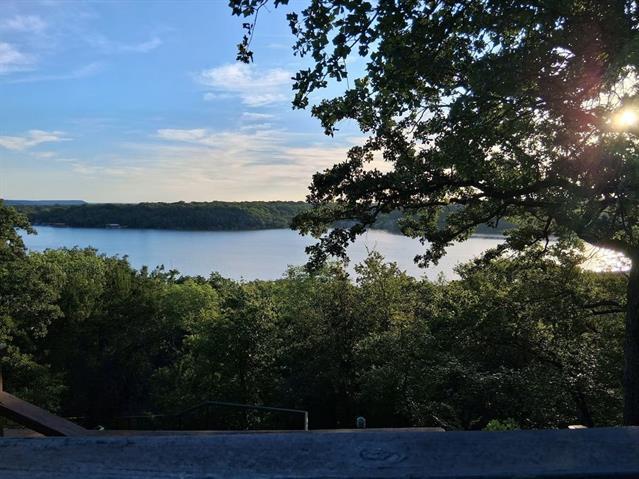 Primary Photo - 160 Lake Point Dr