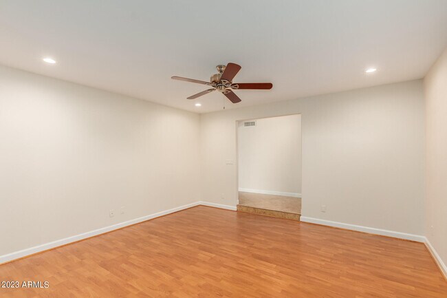 Building Photo - 15402 N 57th St