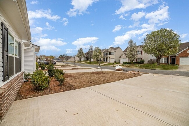 Building Photo - 5357 Eneida Sue Dr