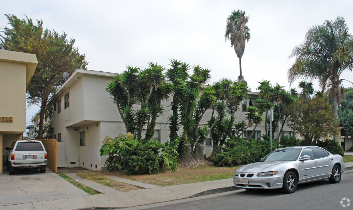 Building Photo - 2042 S Holt Ave