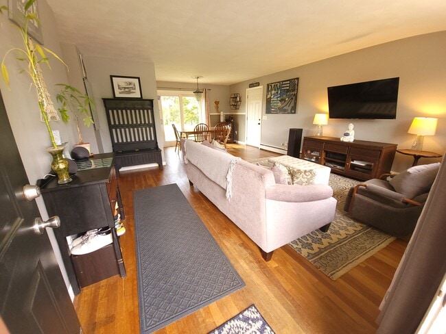 Building Photo - 25 Mitola Dr