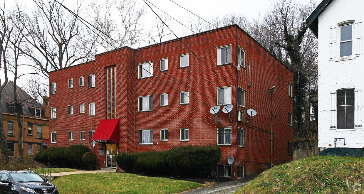 Primary Photo - Royal Oak Apartments