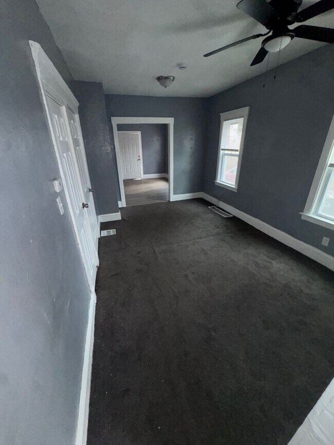 Building Photo - 3668 W 48th St