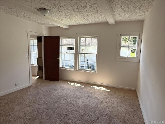 Building Photo - 24 Quartz Ln