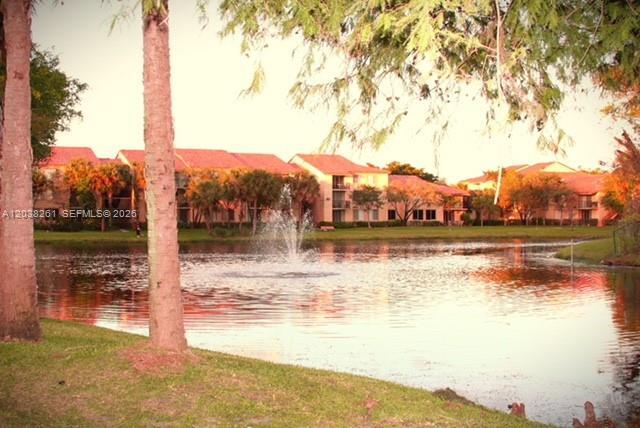 Foto del edificio - 10749 Cleary Blvd