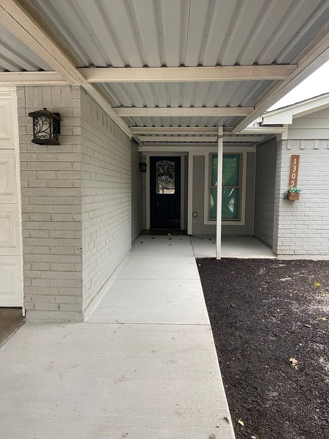 Building Photo - Charming Family Home in Saginaw, TX - 1305...