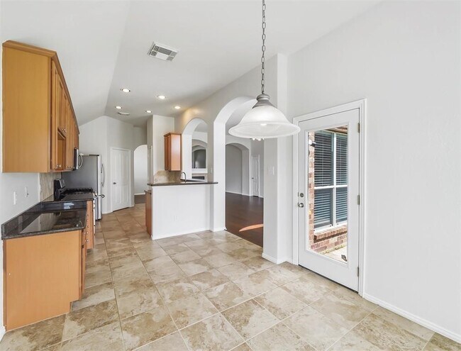 Foto del edificio - 2501 Shady Falls Ln