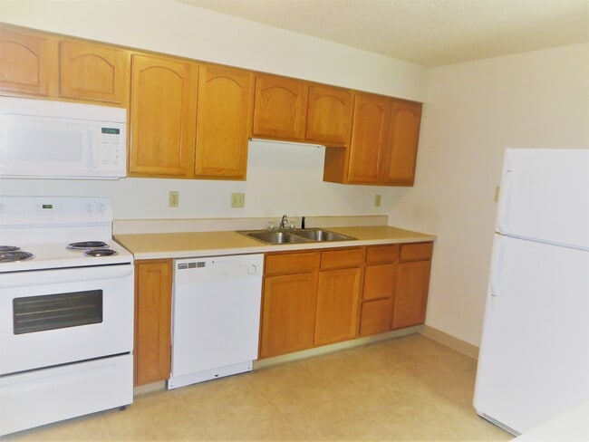 Building Photo - Briarwood Grand Apartments