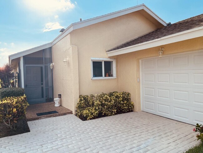 Foto del edificio - 1080 NW 20th Ave