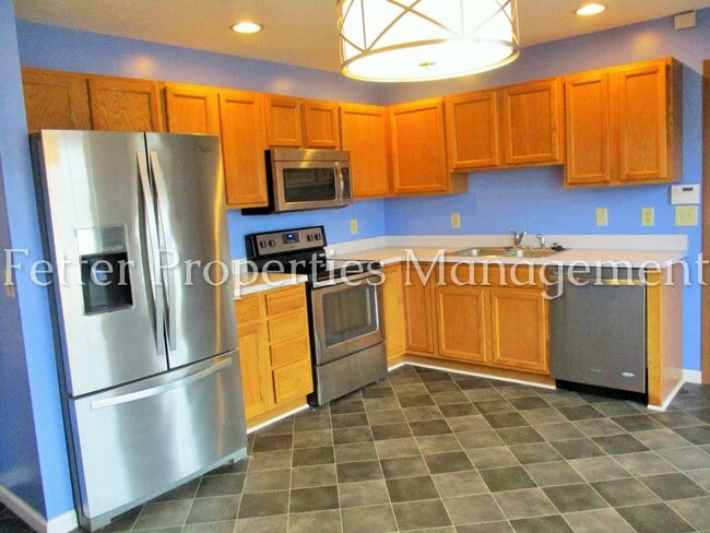 Building Photo - Beautiful Newburgh Home!