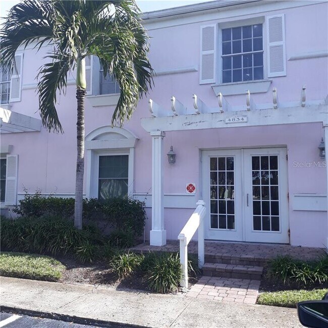 Building Photo - 4834 Beach Dr SE