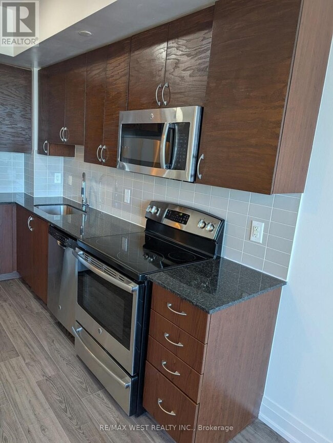 Photo du bâtiment - 7165 Yonge St