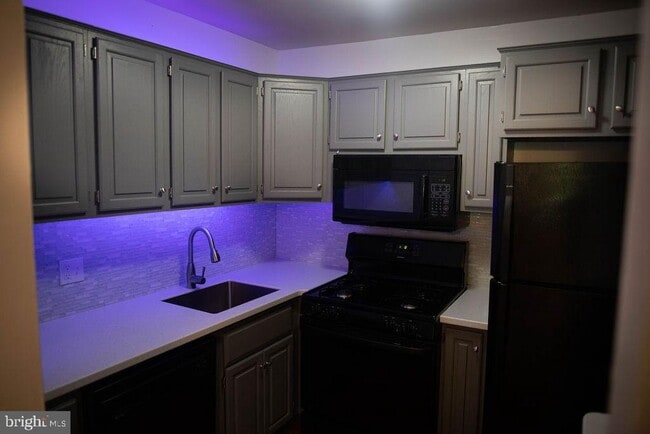 Building Photo - 319 Meadowview Ln
